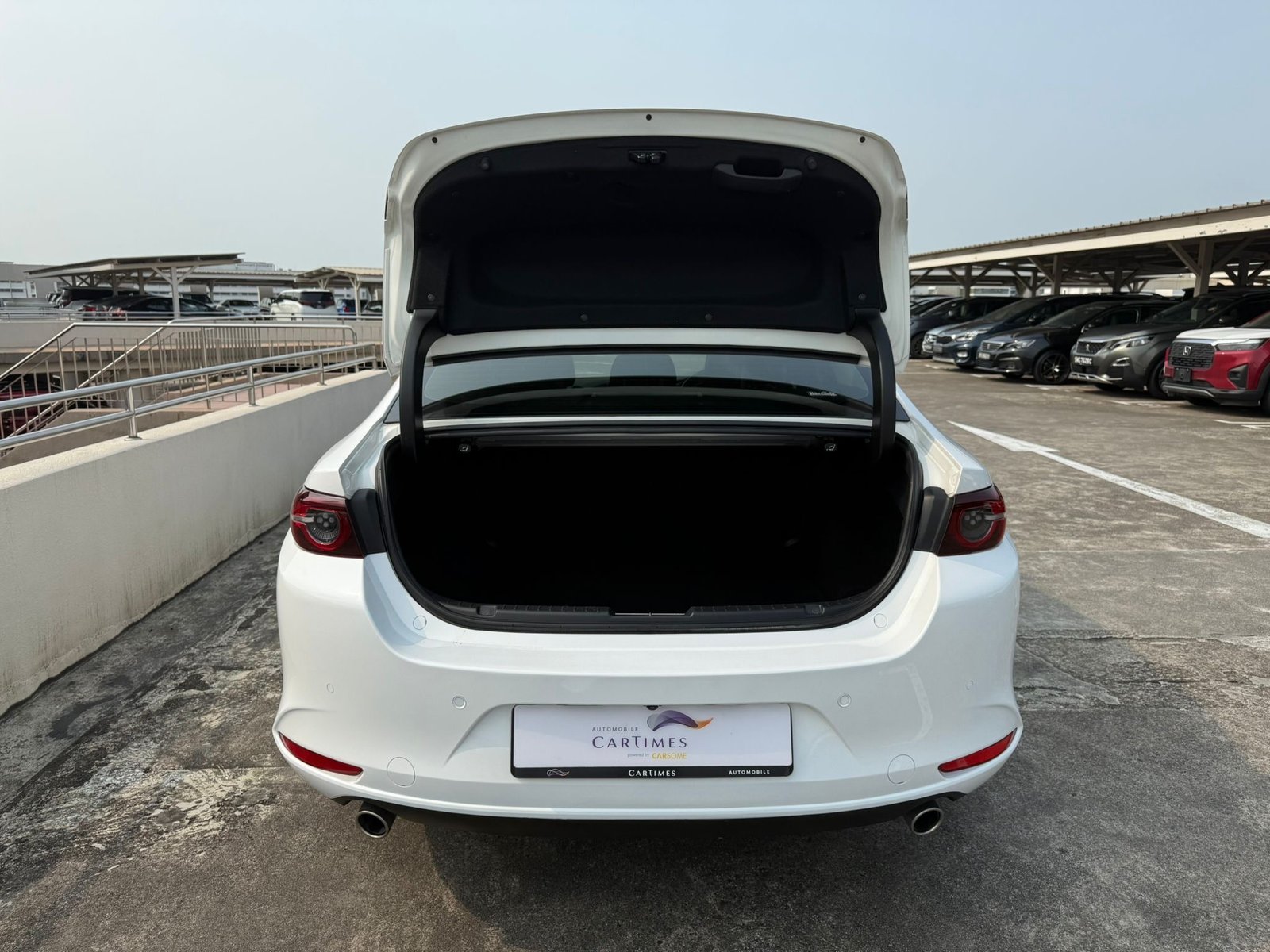 Mazda 3 Sedan 1.5 M Hybrid Elegance photo 9